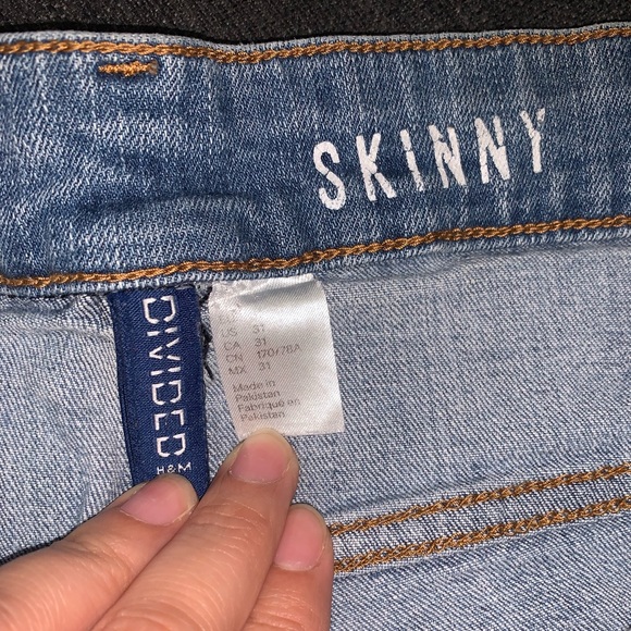 Divided Denim Distressed Skinny Jeans Size 31 - Picture 3 of 4